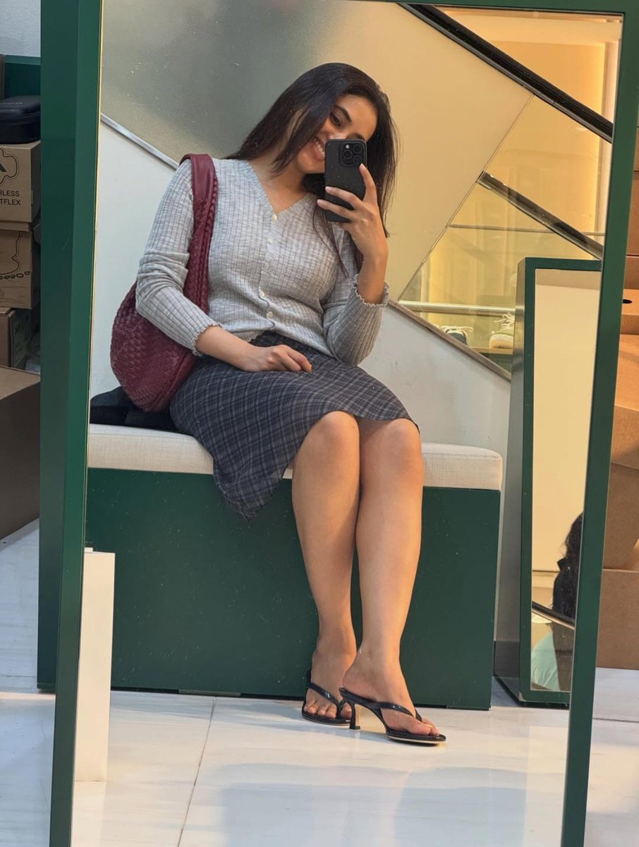 Raghuluster_09's tweet photo. Pam Vaaza thandu 🥵💦,

I can live my whole life inbetween them🤤🍧 https://t.co/Hm2QRm4S2w