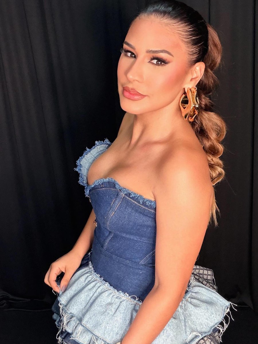 itsbrunoxavier's tweet photo. @SimoneMendes usou um look feito por mim e minha mãe 🌟💙 Feliz demaisssss https://t.co/FCwCKxysw4