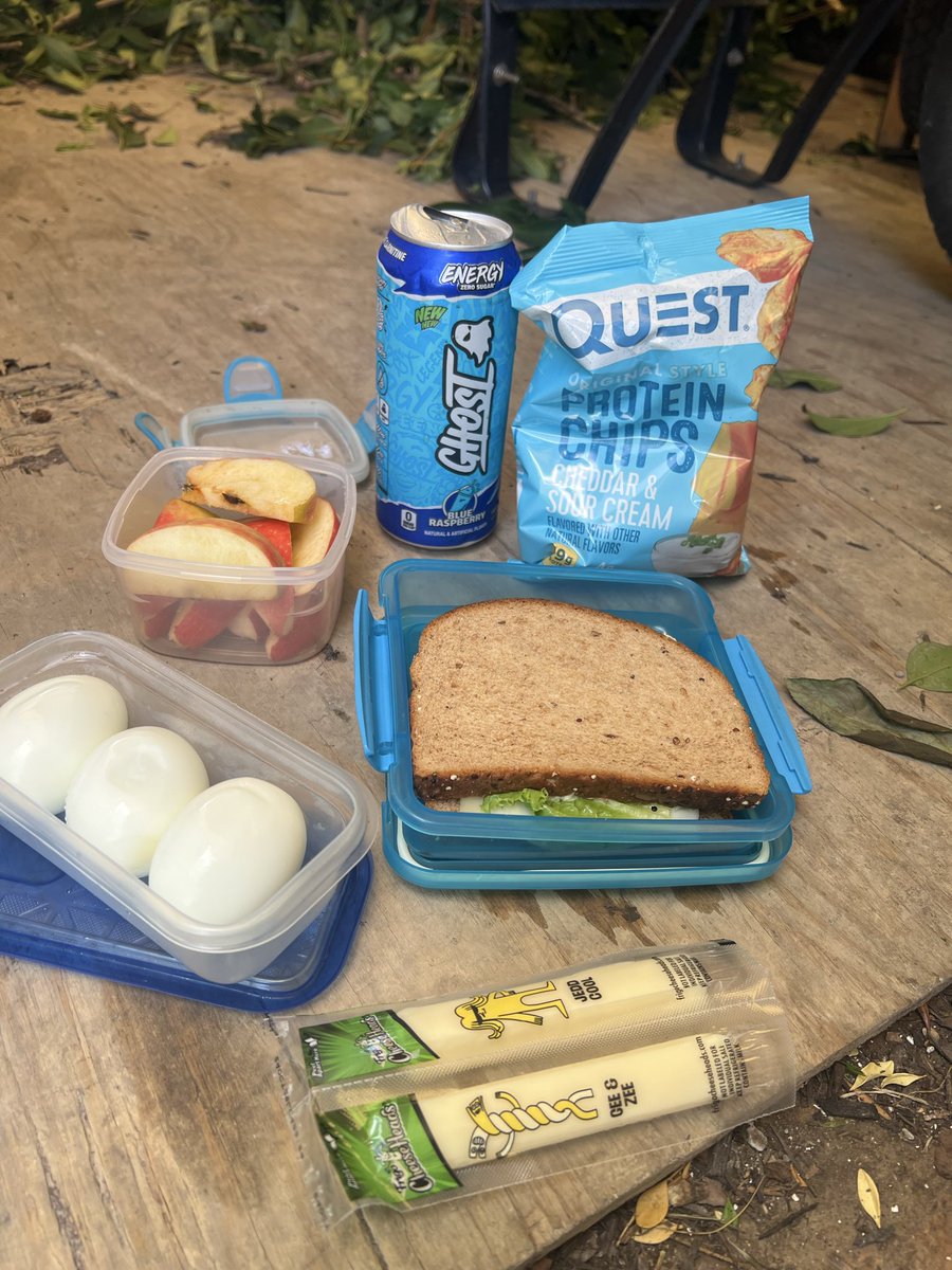 RandyHarrisIII's tweet photo. lunch of champions. #optimal https://t.co/WDtasyzl2r