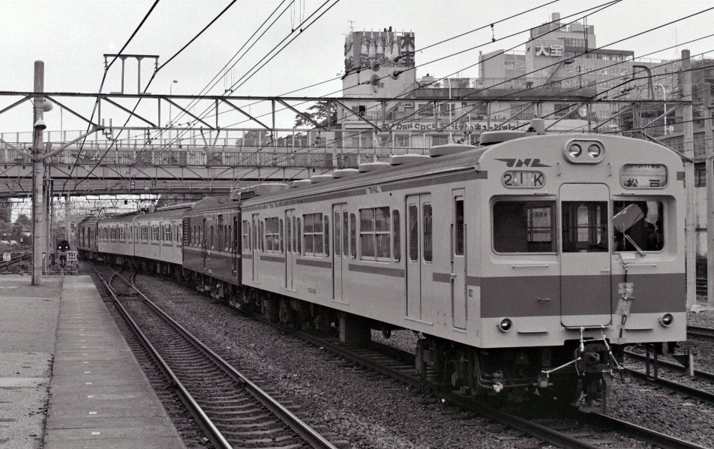 nandaumanosuke2's tweet photo. どうやら先の珍編成は何らかの試験列車と思われる
場所はバックのキャバレー大宝から松戸駅と推定
1981年
どりこの管理画像
13110015 https://t.co/DrjLezxg5A