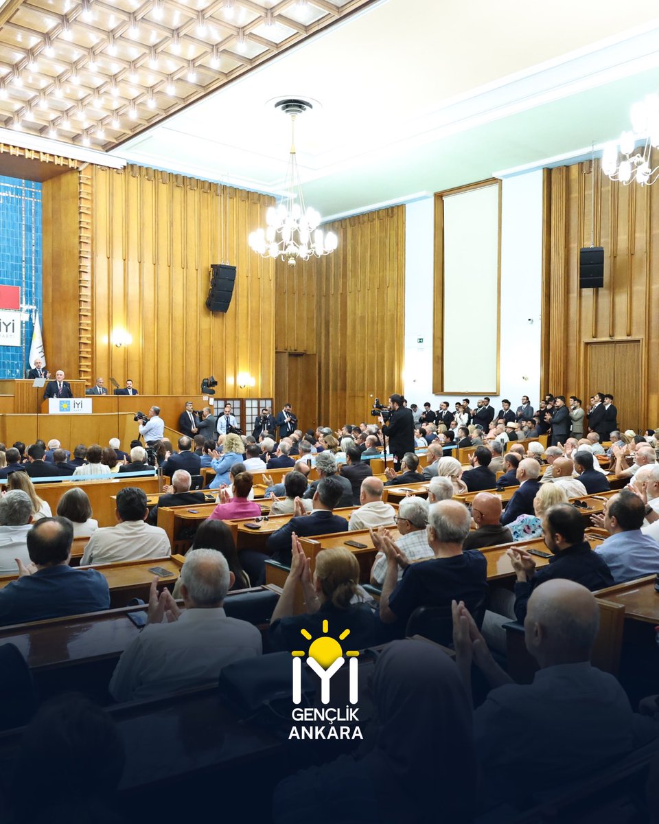 iyignclikankara's tweet photo. İYİ Parti Ankara Gençlik Kolları olarak, Genel Başkanımız Sayın Müsavat Dervişoğlu’nu dinlemek üzere dün Gazi Meclisimizdeydik! Gençlik Kolları Genel Başkanımız Sayın Oğulcan Bayram’ın da katılımlarıyla, haftalık grup toplantımızı büyük bir coşkuyla gerçekleştirdik.

@MDervisogluTR 
@iyiparti