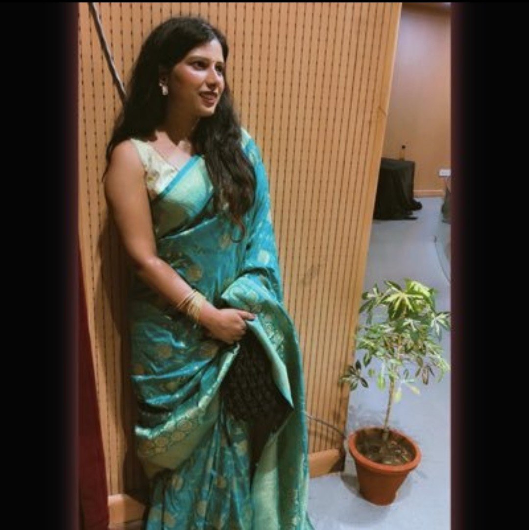 Imdead108_ybc's tweet photo. Ye sab chats padhne ke baad iska pati isko divorce nahi deta to samjho vo namard hai. Nothing else https://t.co/uSFAZ7Z7GP