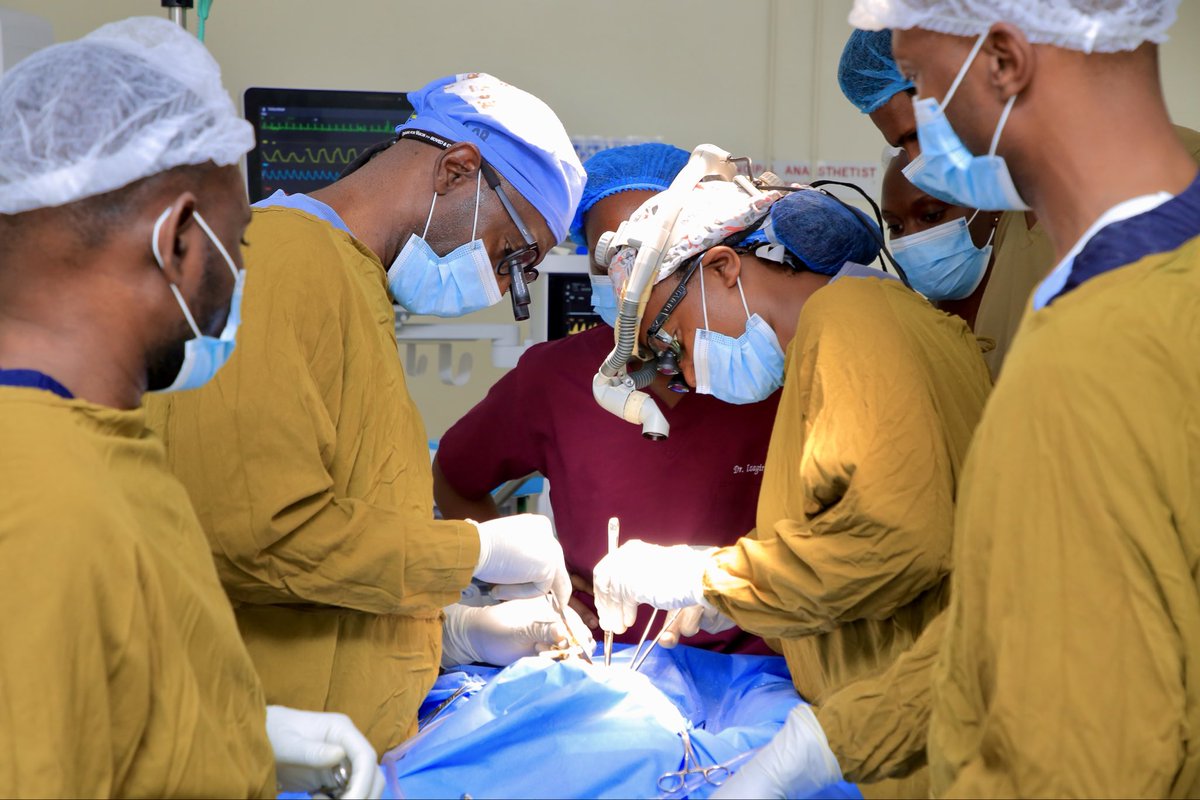 HeartUganda's tweet photo. @JinjaRRH Closed Heart Surgery Camp - Day 3 update 💙

Four cases have been successfully completed so far, with the fifth currently in progress in the operating theatre. 🙏🏽

This brings the total to 17 closed-heart surgeries completed since Day 1 at @JinjaRRH. All completed patients are stable and recovering well. 🤝

#DontMissABeat #JinjaCamp #UHI #MOHatWork