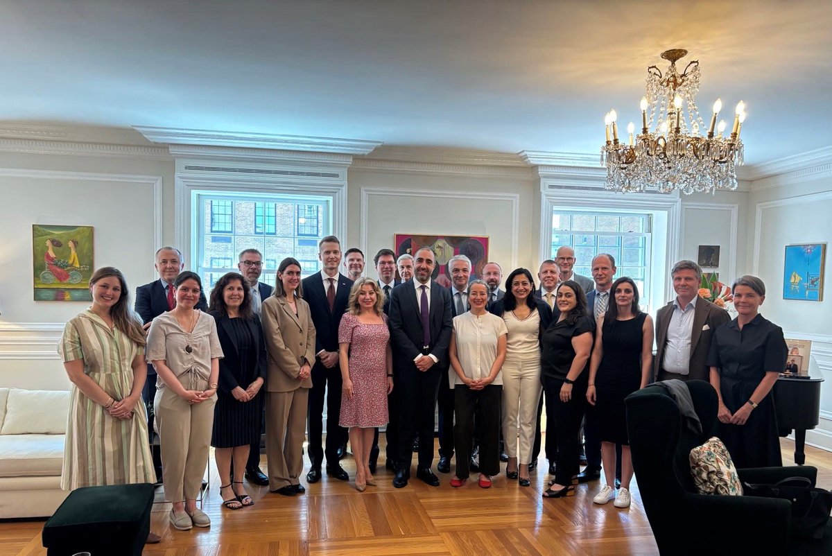 CZinNewYork's tweet photo. Consul General Karel Smékal @KSmkal and fellow EU Consuls General met NYC Commissioner for International Affairs @globalnyc Ana Maria Archila, for exchange on variety of topics. Thank you @CyprusinNewYork holding EU Presidency for organizing and @GreeceinNewYork for hosting! https://t.co/udEuw9tMqP