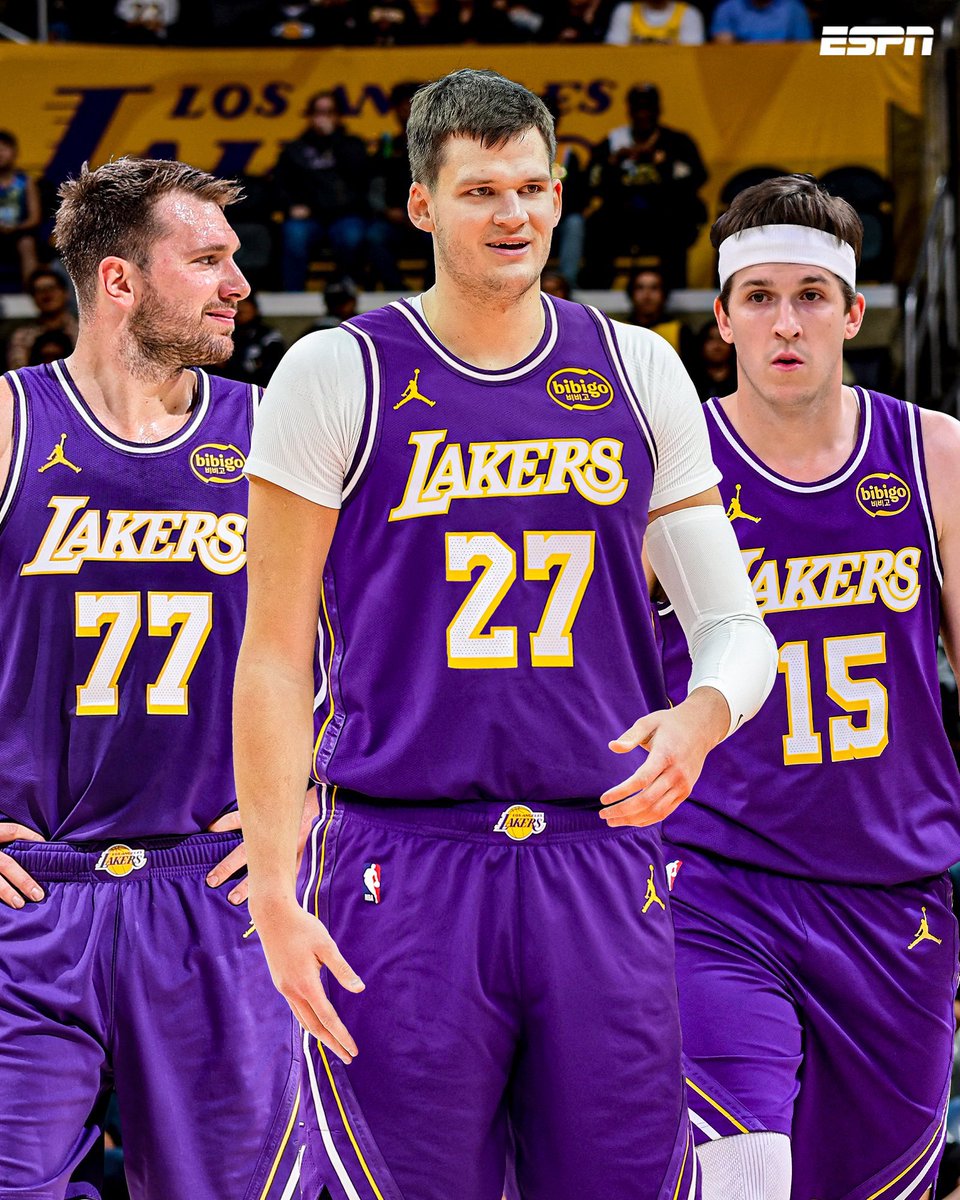 TheNBACentel's tweet photo. SNOWTIME LAKERS 🔥🔥🔥

WHO’S STOPPING THEM? https://t.co/sY1Z2vzaM4