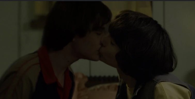 MiwiTheClerWise's tweet photo. The good old days before ai when people would just photoshop byler kissing https://t.co/QeySY7CXuq