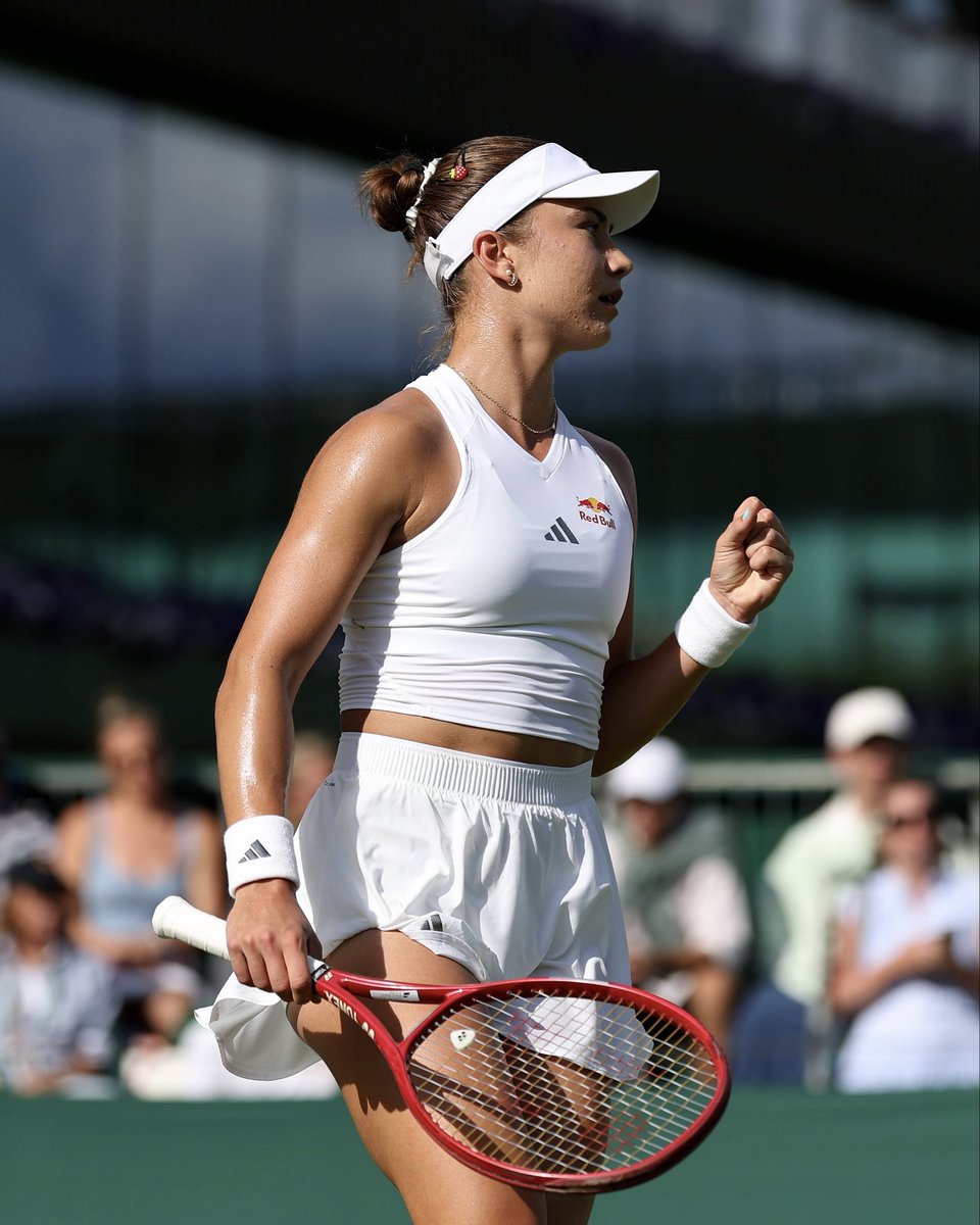 WTA's tweet photo. Impressive from Jovic 👏 

Iva Jovic is into the Third Round after defeating Maria 6-1, 6-2! 

#Wimbledon https://t.co/i9pBmZhJDZ