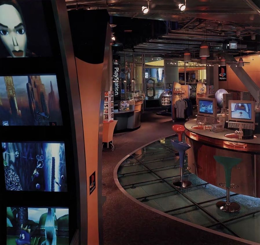 nostalgia_'s tweet photo. This is what a PlayStation Store looked like in the 2000s https://t.co/OHriopXAoc