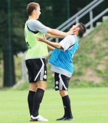 Kruna_33's tweet photo. @DrMousss @_BeFootball Va dormir https://t.co/7r5JnK5d8Q