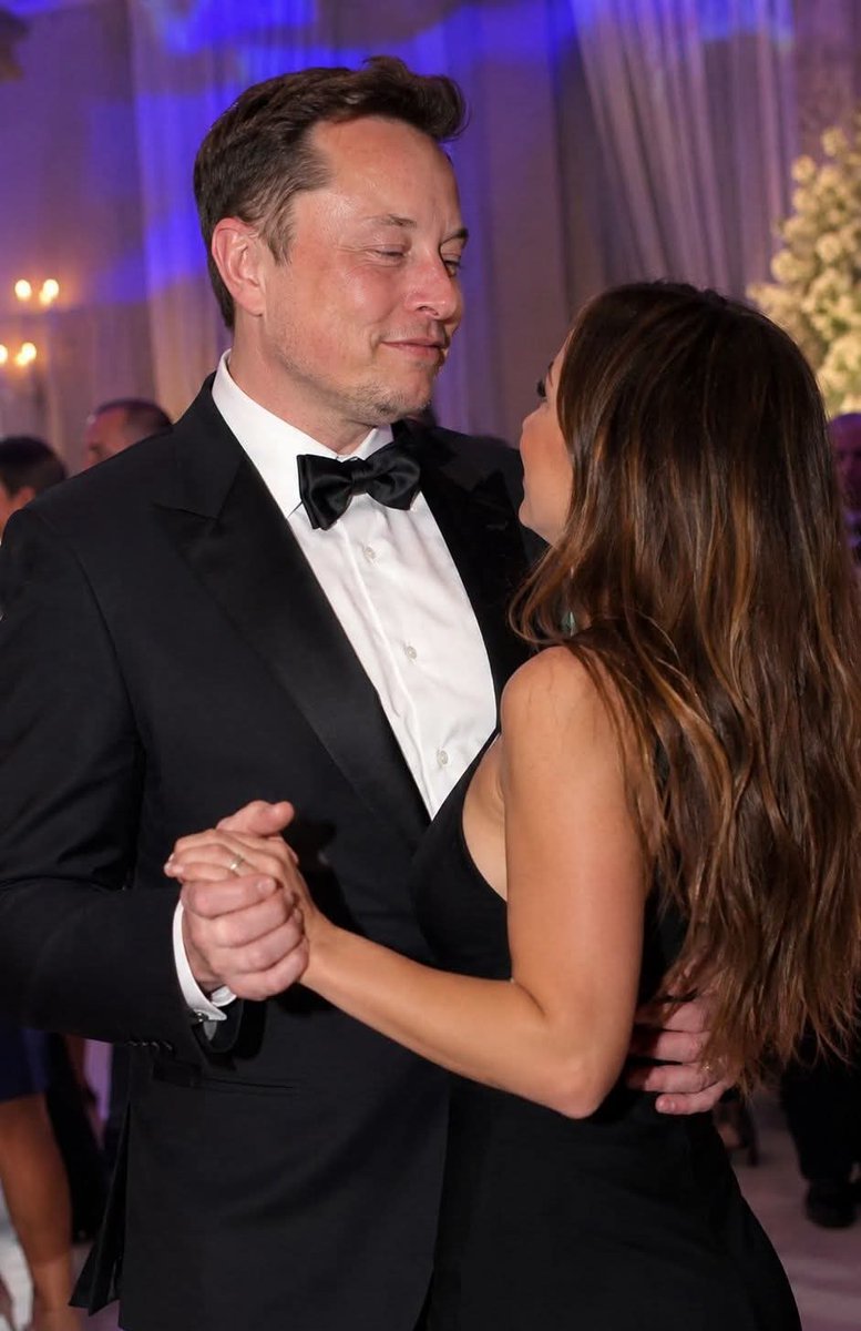 rosebeautyone's tweet photo. 🥰🥀 Love isn't about how long you've been together...

It's about how much you choose, respect, and love each other every single day. ❤️✨

♥️ True love is shown through actions, not time. ♥️ https://t.co/bEn48cSZu5