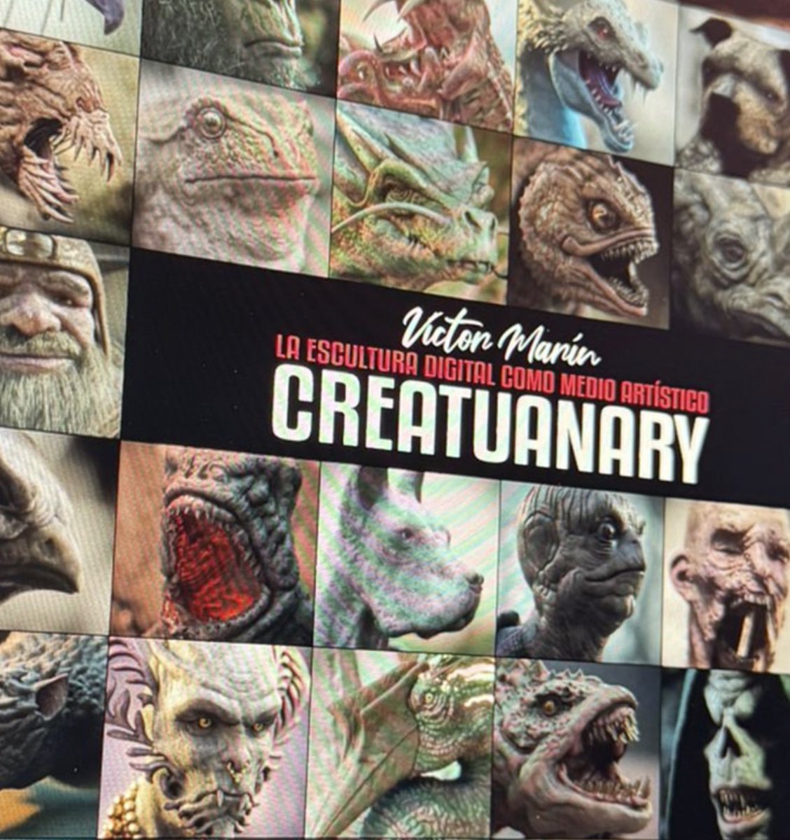 adogancor's tweet photo. El pasado 23 de mayo tuve el placer de ser invitado por FreakCon Málaga 2026 (Festival internacional de manga, cómic, series TV y videojuegos) para debatir sobre Escultura Digital, Diseño Gráfico y Arte 3D. Todo ello en el marco de la presentación del libro “Creatuanary. La escultura digital como medio artístico” en el que participo analizando con rigor científico la extensa y excelente obra que, para abordar este reto viral, ha realizado uno de los artistas 3D más brillantes del panorama internacional, Víctor Marín.
 
Si no lo sabéis, Creatuanary es un reto de diseño de criaturas creado por mis amigos @dibujantenocturno, @rafater_official y @joshuacairos_art, que se celebra cada enero y propone crear una criatura al día durante todo el mes y que el próximo año cumplirá una década.
 
Tras diseñar, esculpir digitalmente, texturizar, renderizar y dar el acabado final a cada criatura, ese viaje terminó convirtiéndose en "La escultura digital como medio artístico. Creatuanary", un libro que, además de los capítulos dedicados al Arte Digital redactados por profesores universitarios, recopila todo el proceso creativo, los diseños y las magníficas ilustraciones renderizadas de Víctor Marín.
