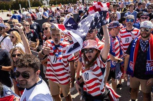 Pinnacle_Wealth's tweet photo. From World Cup matches to concert tickets, live entertainment is testing household budgets. Fans are dipping into savings and taking on debt, while the industry finds new ways to cash in. https://t.co/UJoAUXhZHH https://t.co/GbPb7Qcb0V