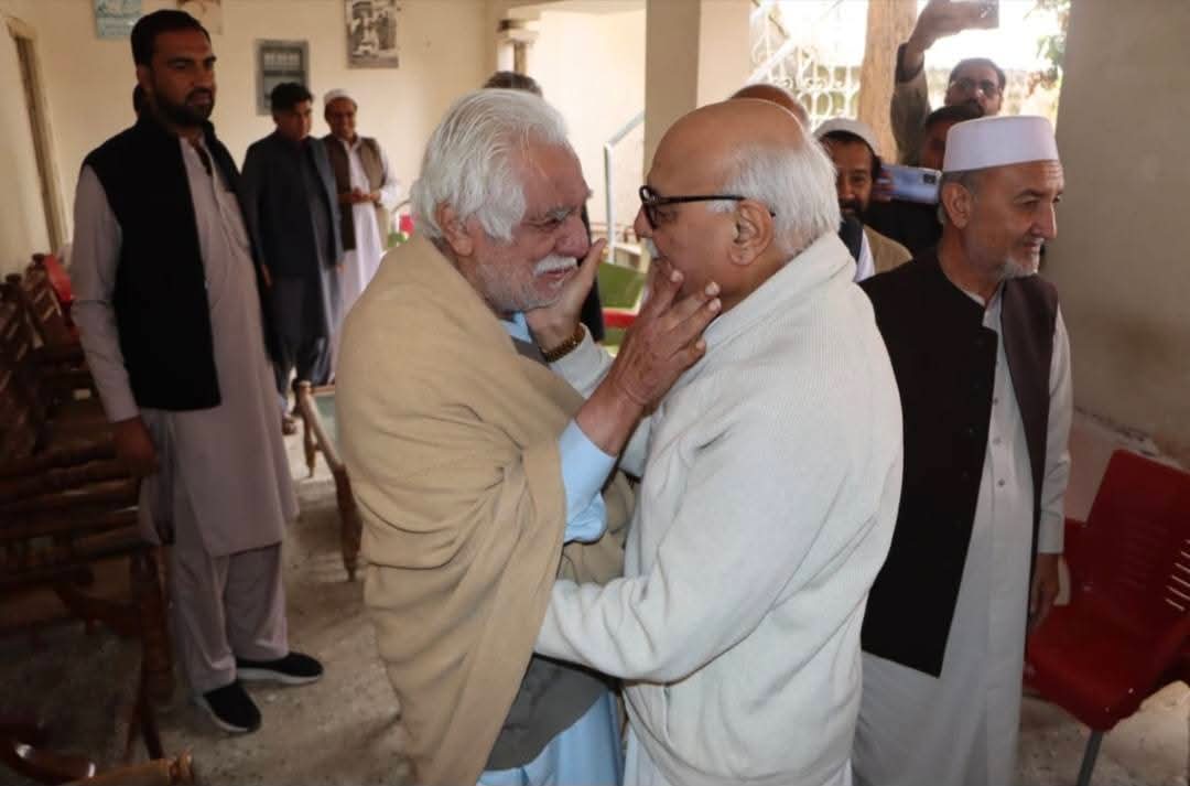 HamidToofan's tweet photo. "عوامی نیشنل پارٹی کا مطلب عزت، محبت اور بھائی چارہ"🚩🚩
" Awami National Party stands for dignity, love, and brotherhood." @MianIftikharHus @HussainShah06 https://t.co/U61bCJPPIe