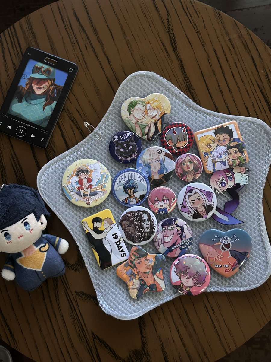 bluedjoestar's tweet photo. aquele amg q está em todos os fandons https://t.co/Zso2Syo1Rk