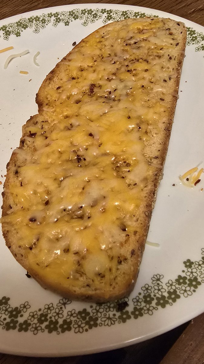 Model_SM9208's tweet photo. Spicy steak seasoning
Little shredded cheese
Some butter
Some seedy bread https://t.co/sDcnNdEQrz