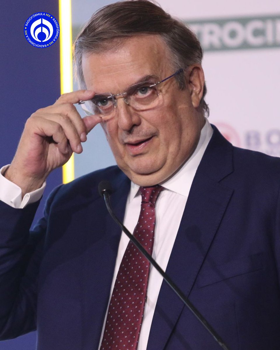 Radio_Formula's tweet photo. EU CONFIRMA QUE NO RENOVARÁ EL TMEC: ¿QUÉ PASARÁ CON EL TRATADO?

🇺🇸 Estados Unidos rechazó extender el T-MEC por otros 16 años, por lo que el tratado entrará en una etapa de revisiones anuales durante la próxima década, informó Marcelo Ebrard.

📅 El secretario de Economía anunció que la primera revisión con la contraparte estadounidense se realizará el 20 de julio.

🤝 Marcelo Ebrard aseguró que México buscará avanzar en la revisión del acuerdo para concluir el proceso "en un plazo razonable" y evitar incertidumbre para las inversiones.

⚠️ El representante comercial de Estados Unidos, Jamieson Greer, afirmó que la administración de Donald Trump no aprobará una prórroga automática porque considera que existen "cuestiones sustanciales" que deben resolverse.

📈 Aunque no habrá una extensión inmediata, el T-MEC continúa vigente, mientras México, Estados Unidos y Canadá negocian posibles cambios al acuerdo comercial.

Más información: https://t.co/jsqzoA72yp