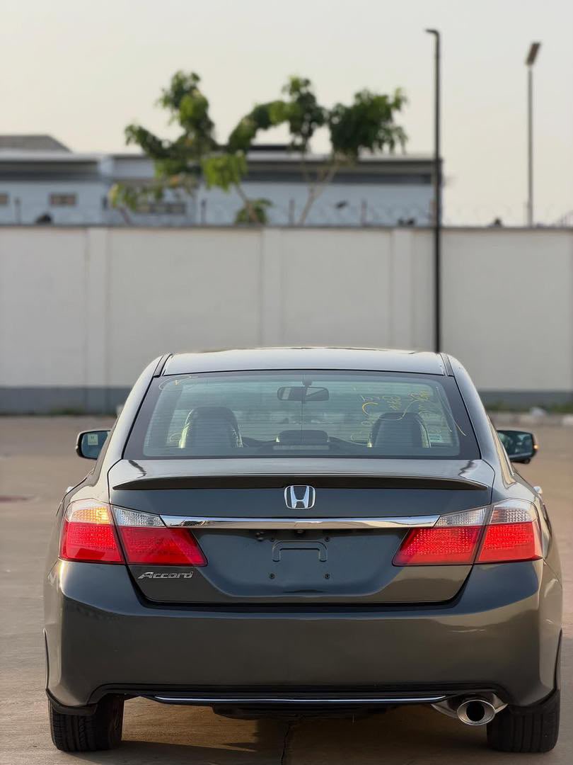 AmaanAutos's tweet photo. FOREIGN USED HONDA ACCORD EX | 📅 2014 MODEL
Keyless Entry | Single Screen | Accident Free | Original Custom Duty | Buy &amp; Drive | Excellent Condition

💰 ₦11,000,000
📍 Kaduna
📞 07063557379

Please like and repost. Someone on your TL might be interested. https://t.co/ftIIehuZWe