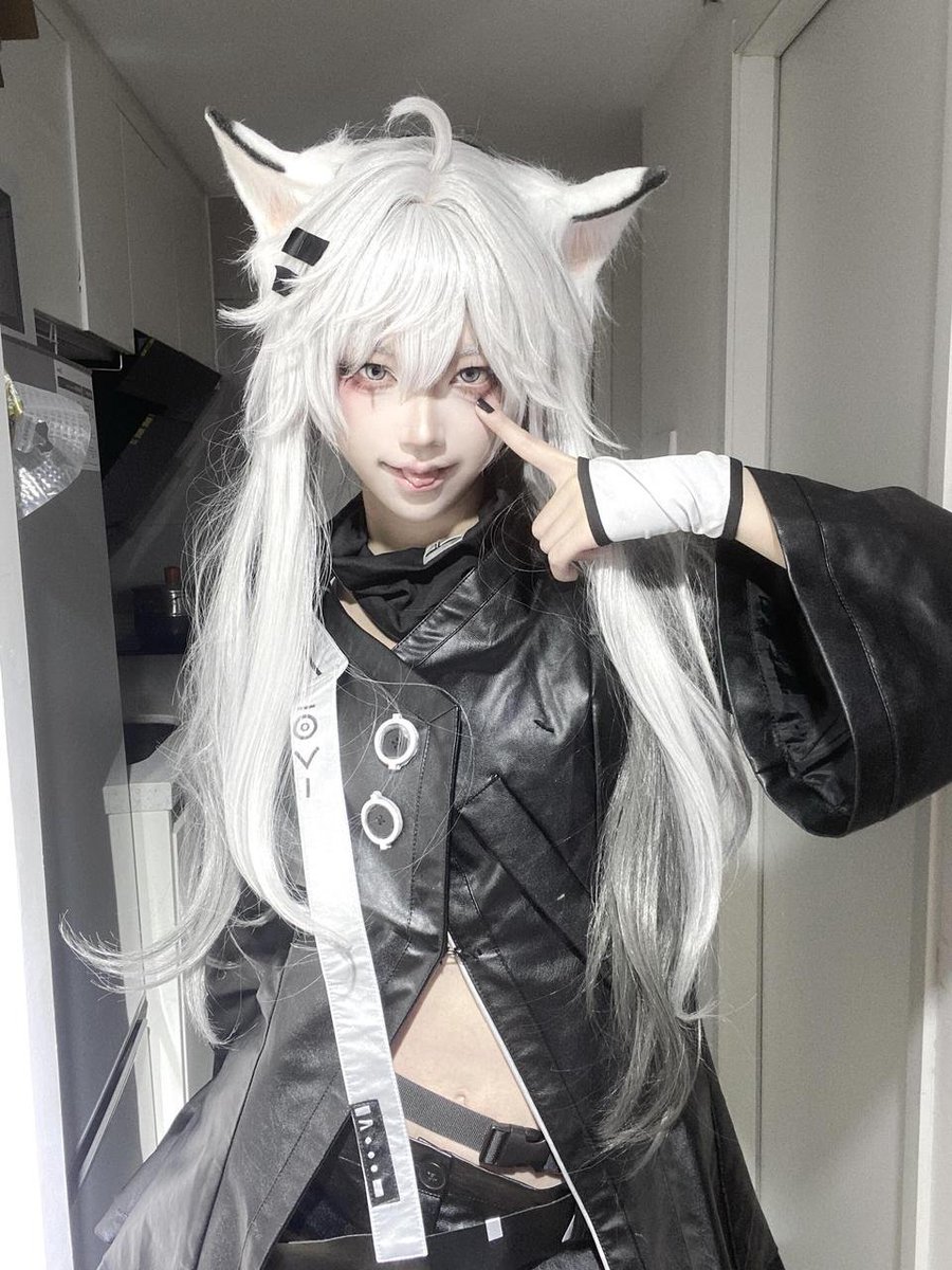sureshdas2015's tweet photo. Everyone, let the revelry begin!
Cr.AYAKA
#Lappland #Arknights #Cosplay https://t.co/woqaj1aUcw