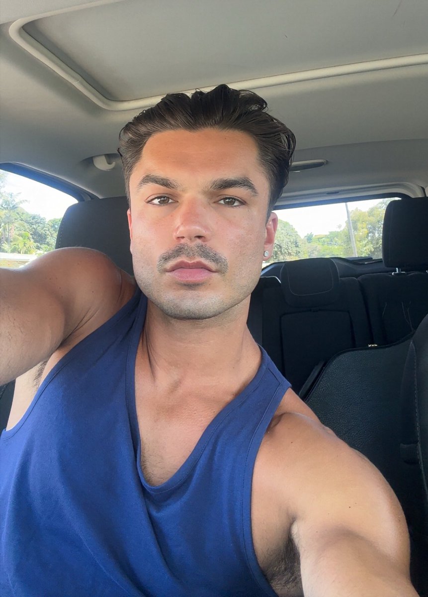 SamuelMancini's tweet photo. get out the way https://t.co/2LVeoPof6j