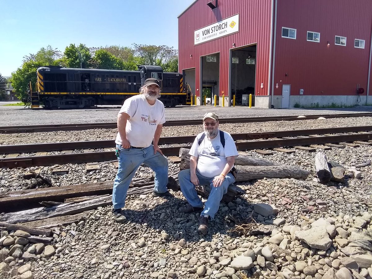 fett4hire's tweet photo. The Fett Force is also the Fett Family. One of our brothers needs our help. John Rendle's long-time friend Jody passed away last night. Any good thoughts and prayers you could send his way would be greatly appreciated. Thanx - Fett https://t.co/AeuHCqG3nB