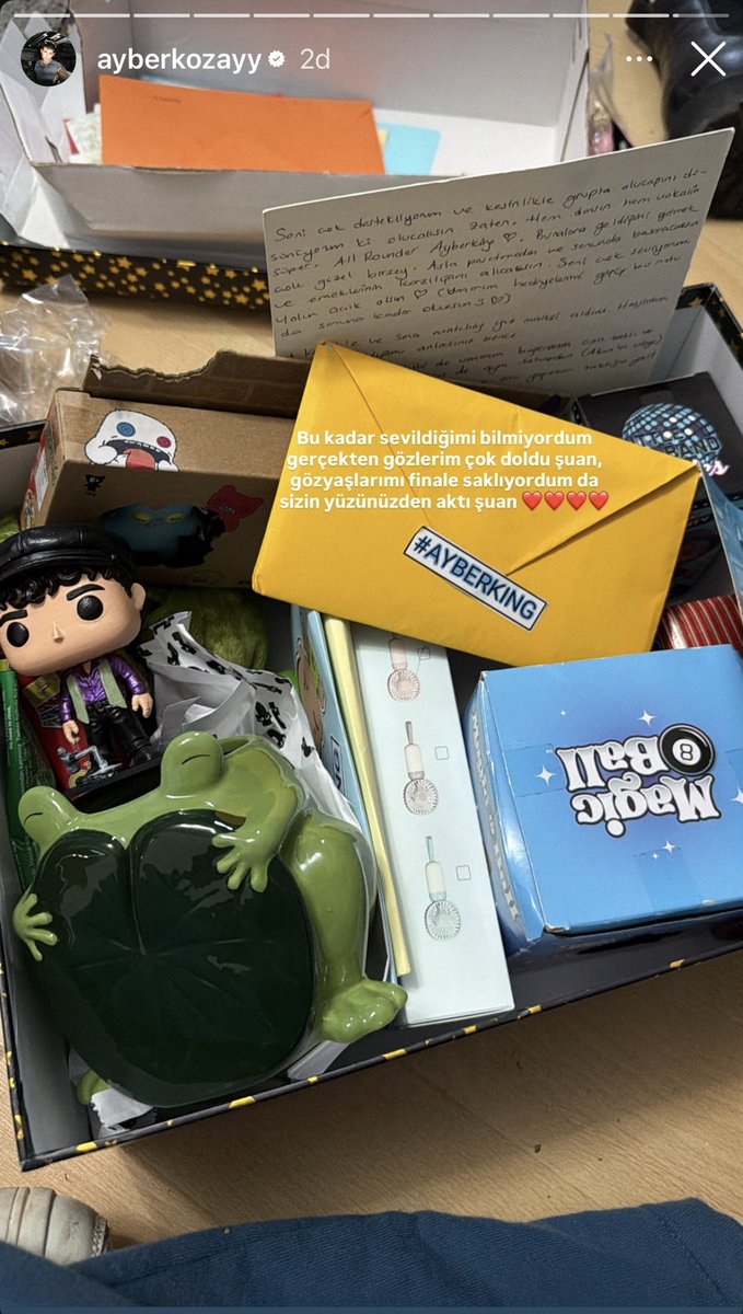atzarlarihileli's tweet photo. AYBERKING’ten sevgilerle… :)
Ayberk için hazırladığımız bu tatlı kutuyu hazırlamak için verdikleri emek ve özen için başta Tuba (@tubakoten) ve Jülide (@Ichbinjulidee) arkadaşlarımıza sonsuz teşekkürler.💙
Ayberk’in de hediyemize gösterdiği bu güzel tepki ve yazdığı içten teşekkür notu için de çok mutluyuz. Yaptığımız her şey Ayberk ve onun mutluluğu içindi, onu çok sevecek ve her zaman destekleceğiz.🙏