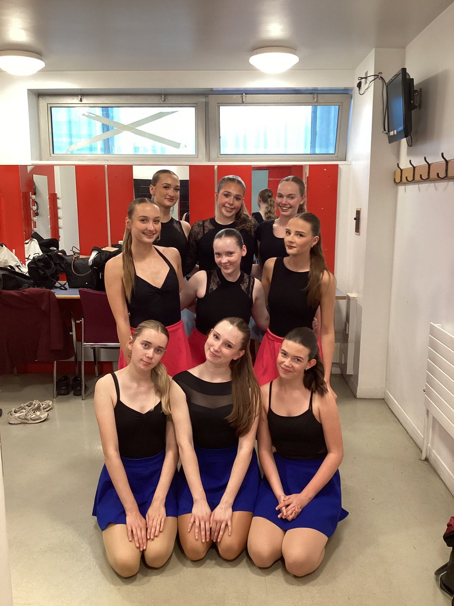 woodheyhigh's tweet photo. A huge congrats to our super Y10 GCSE Dancers, who delivered an outstanding performance of their samba-inspired A Linha Curva Piece at The Lowry Theatre last night.

They performed with exceptional energy, confidence and professionalism, big well done! 👏🏻 🪩 #TeamWoodhey https://t.co/VyQ4DJeT6p