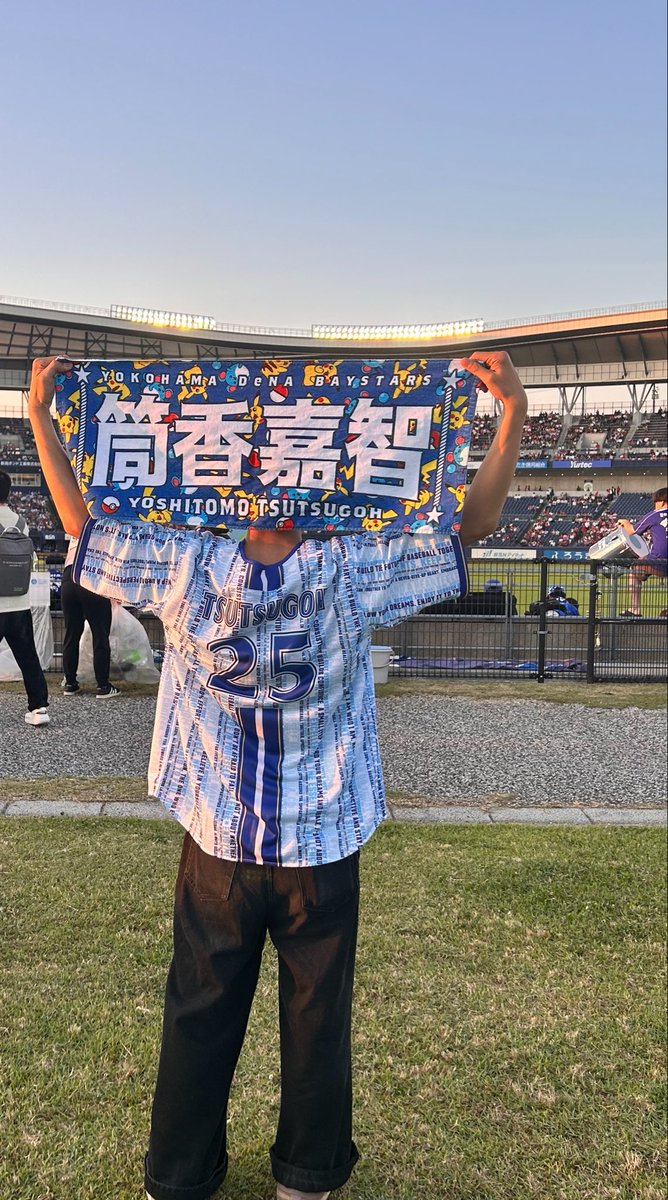 もる tweet media