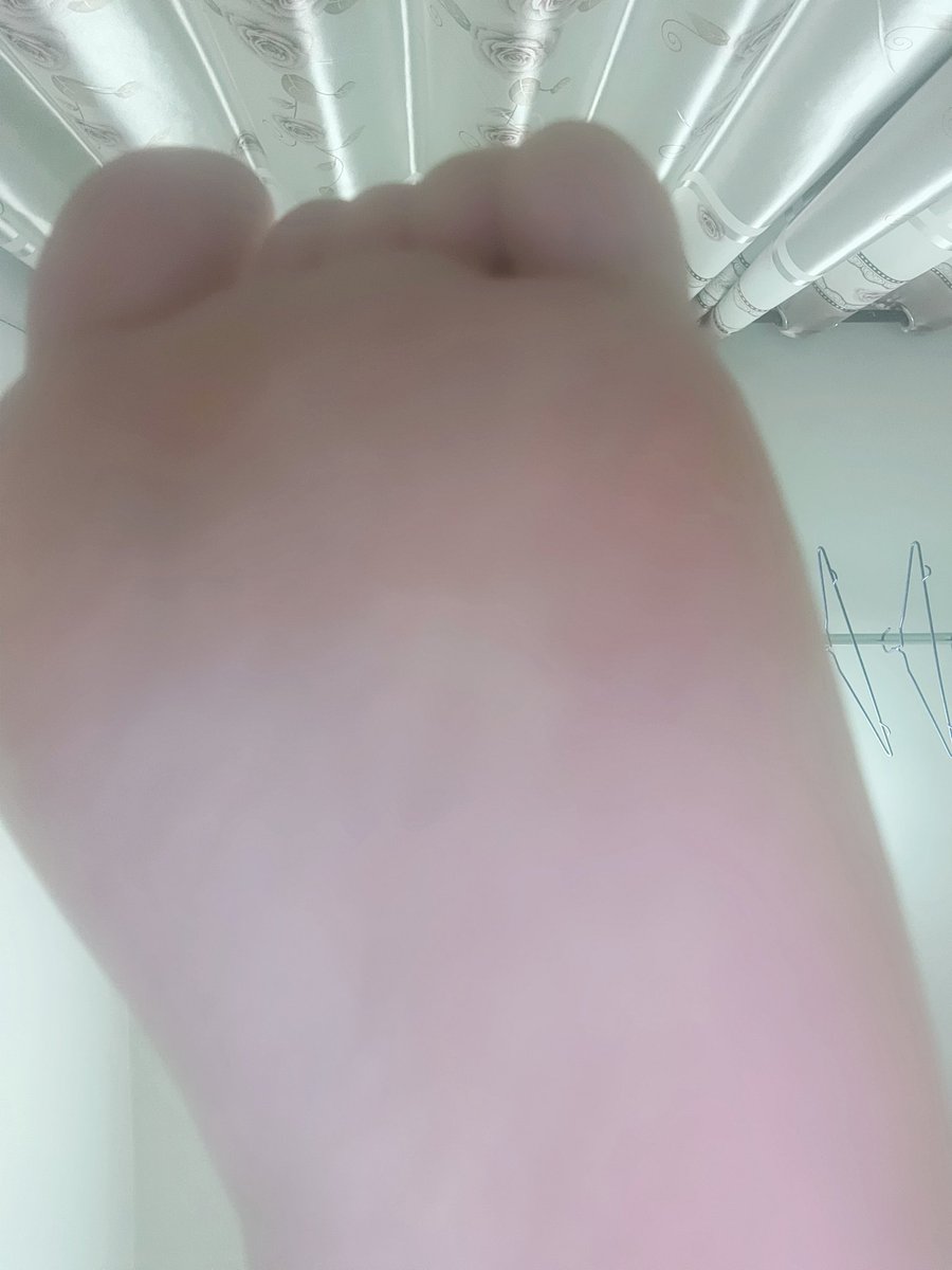 moip655795's tweet photo. 你们这群贱婊子，天生就是给肥爹踩在脚下的烂货！肥爹的臭脚、肥屁眼、又脏又臭的鸡巴，就是你们这帮骚逼的归宿。跪下来好好舔，舔干净每一寸臭味！肥爹就是你们的主人，你们这辈子只配被肥爹羞辱、踩踏、当肉便器！
#母猪 #肥爹 #粗��� #羞辱 #丧志 #母狗 #男尊女卑 #女权婊 #反差 #母人 #媚男 https://t.co/ZHVmzekEl3