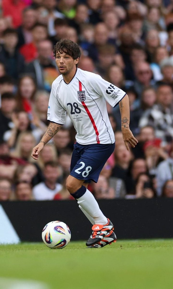LouisWT91World's tweet photo. England, it’s the perfect time for number 28 to make his debut ⚽ https://t.co/WiEcCYdl8k