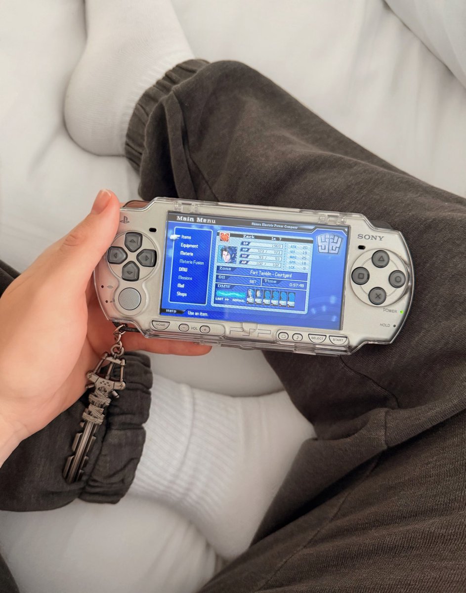 ItsToriGalvin's tweet photo. Been in a bit of a funny old mindset lately with my back having some flare ups again, so been rotating a lot of games lately. Hope everyone’s had a great day tho ✌🏻🤍 https://t.co/wNl1VMWJU6