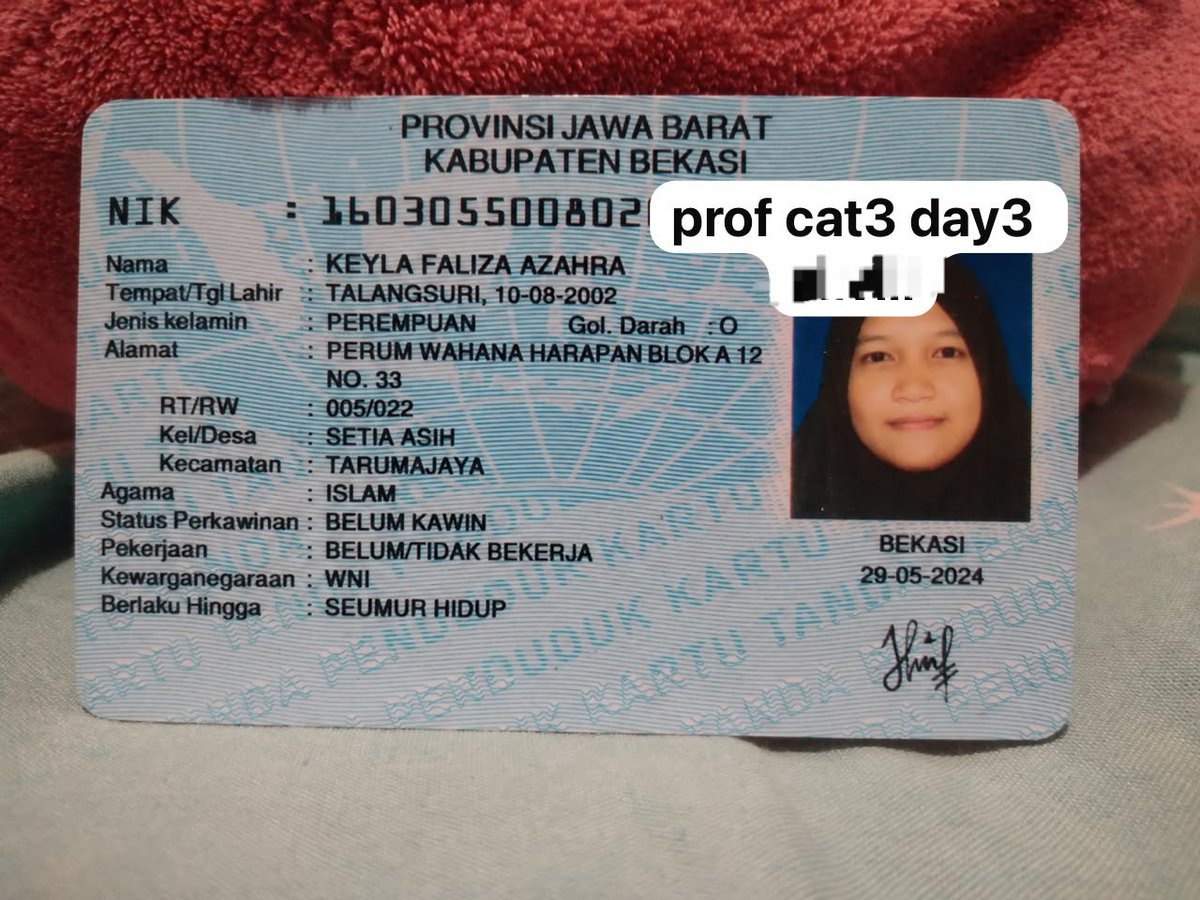 ivi_ivvii56072's tweet photo. penipuan ni tiket konser bts tihati ya guys mungkin udah banyak yg dia tipu guys tihati,mohon bantuannya juga untuk repost!!!!#penipuan #tiketkonser #btsarmy #BTS_ARİRANG #ARMY_MEMBERSHIP https://t.co/01M82MV3iC