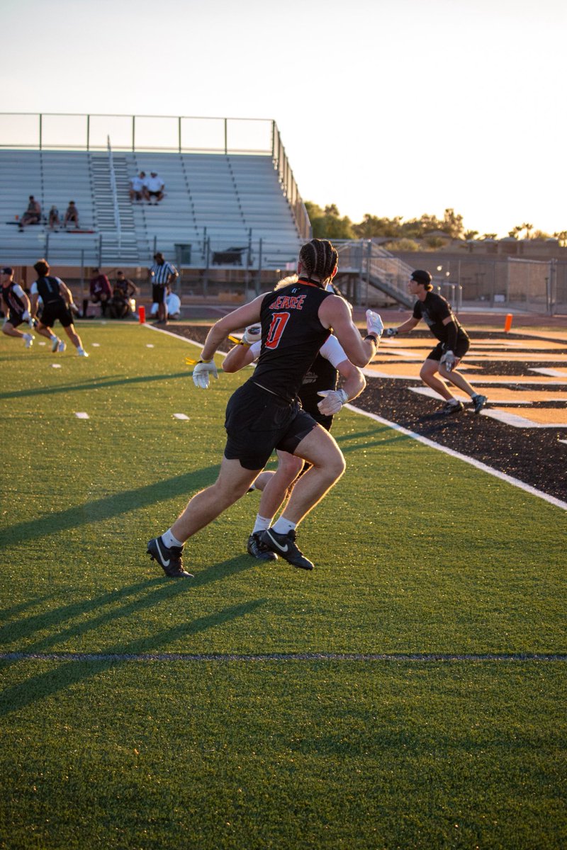 riddik13jerdee's tweet photo. 4 games @flightclub7v7 
11 Touchdowns 
41 Catches 
92% Catch Rate https://t.co/X0dsHcgxKs