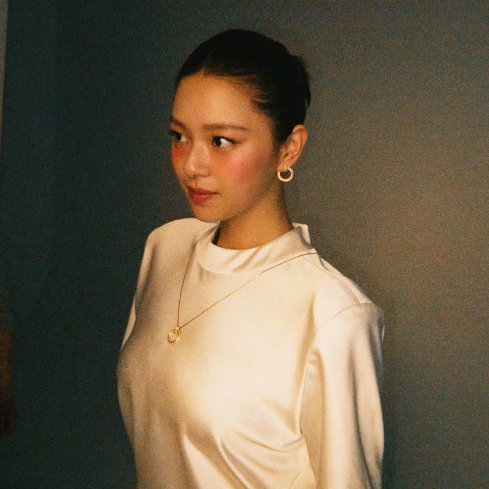 jeongyeonhour's tweet photo. JYhour new pfp is Mademoiselle Jeongyeon~♡ https://t.co/Mu3s5BNPKk
