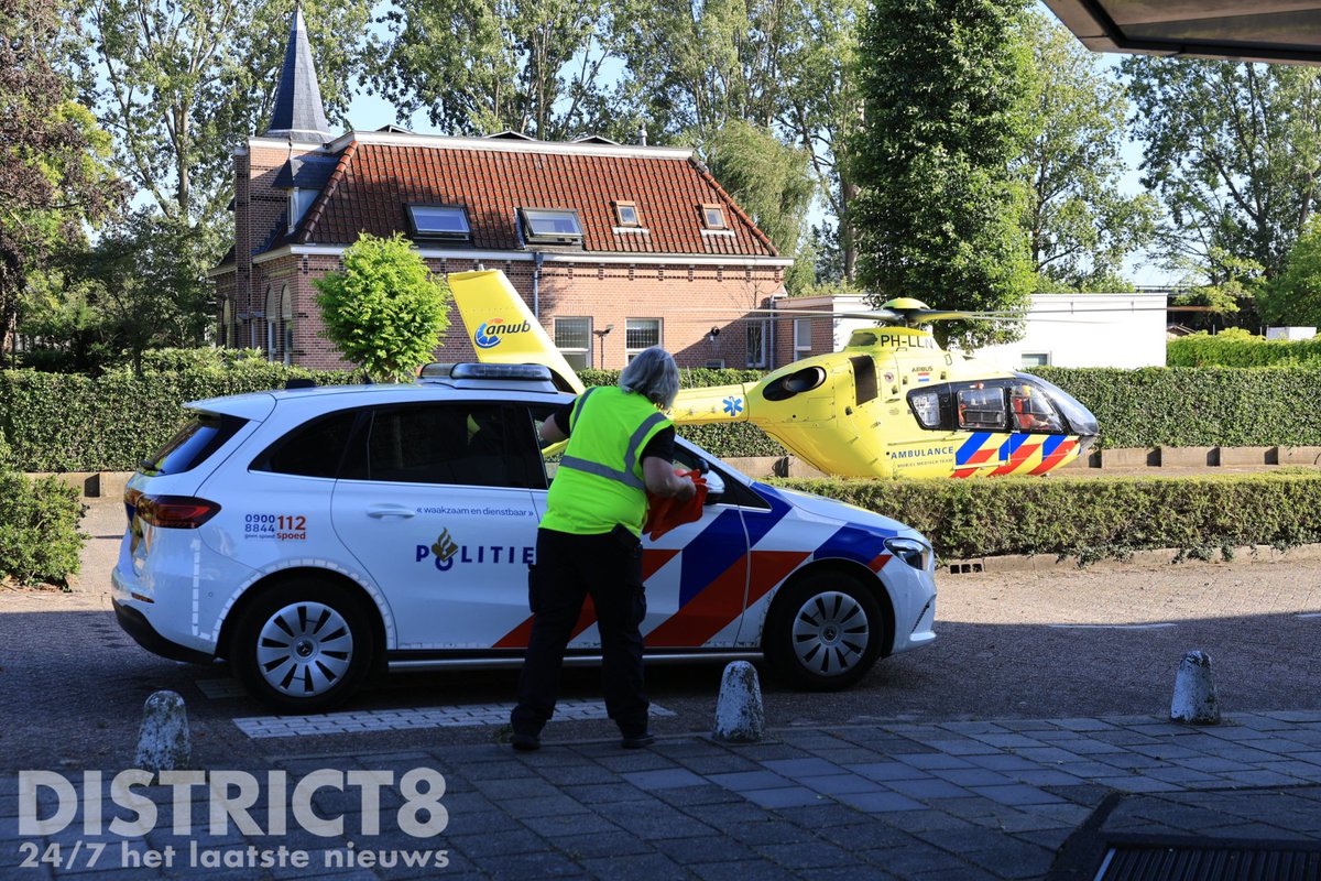 RedactieD8's tweet photo. Op de #Rotterdamseweg in #Delft is woensdagavond een wielrenster hard ten val gekomen nadat zij over een gevaarlijke hobbel op het fietspad reed. De ambulancedienst, politie en het Mobiel Medisch Team uit Rotterdam kwamen met spoed ter plaatse. Het slachtoffer is na behandeling met spoed naar het ziekenhuis vervoerd.