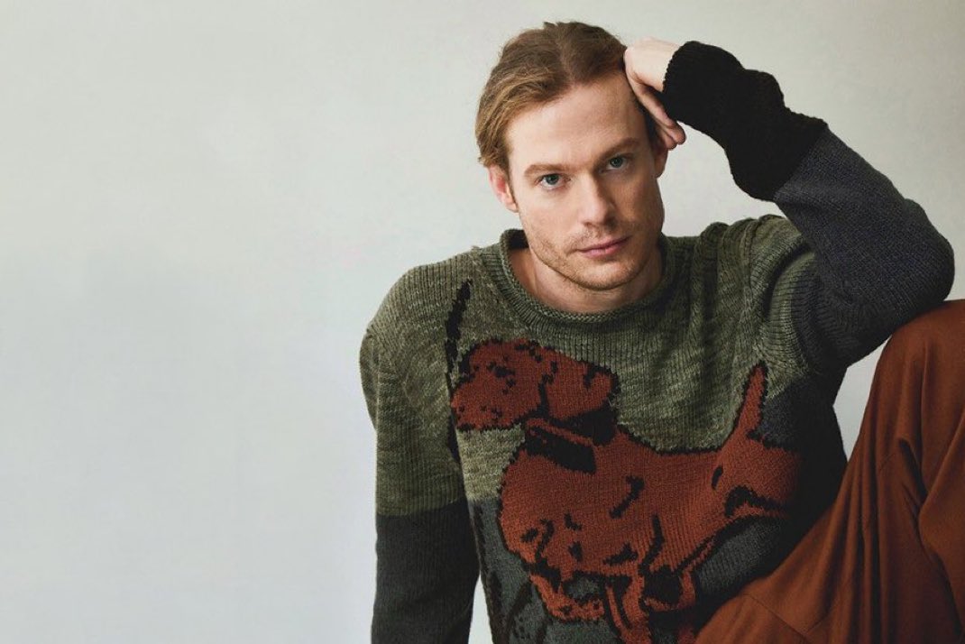 lestatshour's tweet photo. woof bark... i'm literally just matching what's on his sweater btw 😭 sureeee https://t.co/ClfalzMJtQ