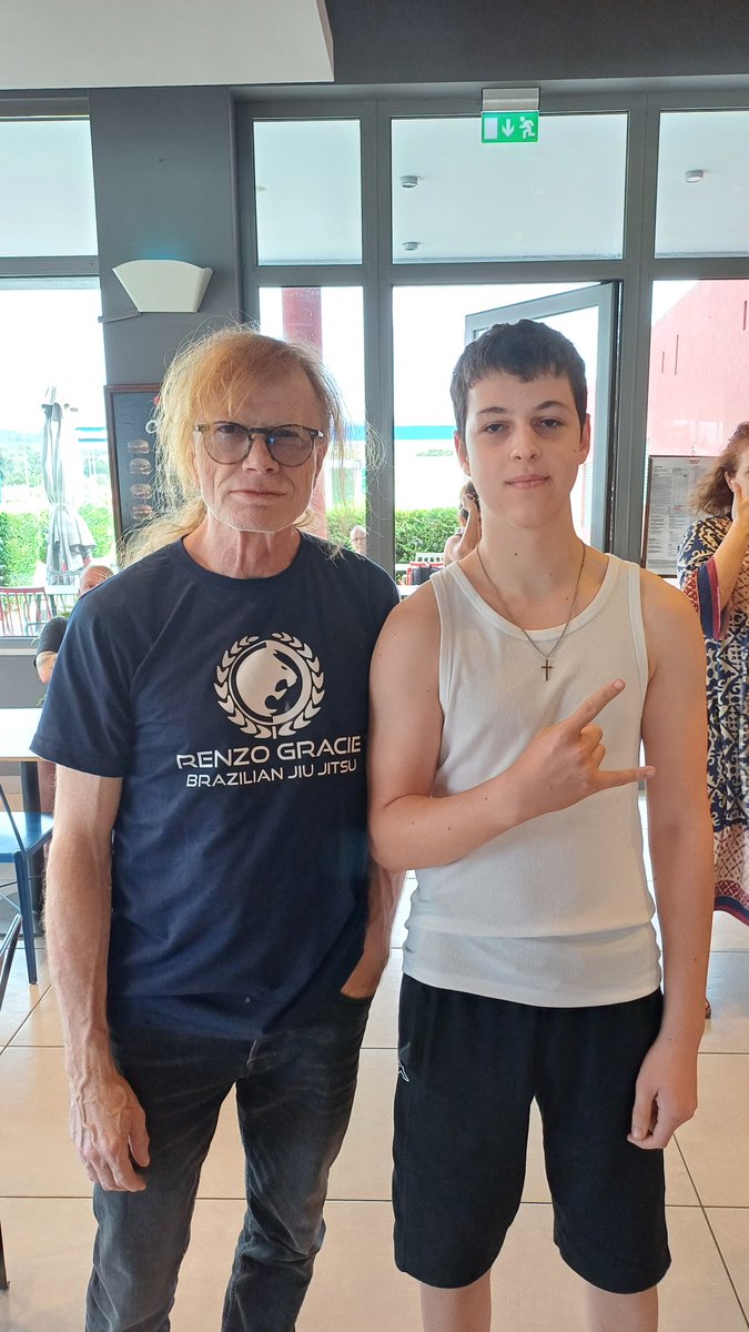 sta_vak's tweet photo. @retiredgodofwar @Megadeth @DaveMustaine In 2024 we meet him one day beford their show.....in goodies!!!!!!!
Hahaha.... https://t.co/nqVN8NJvJb