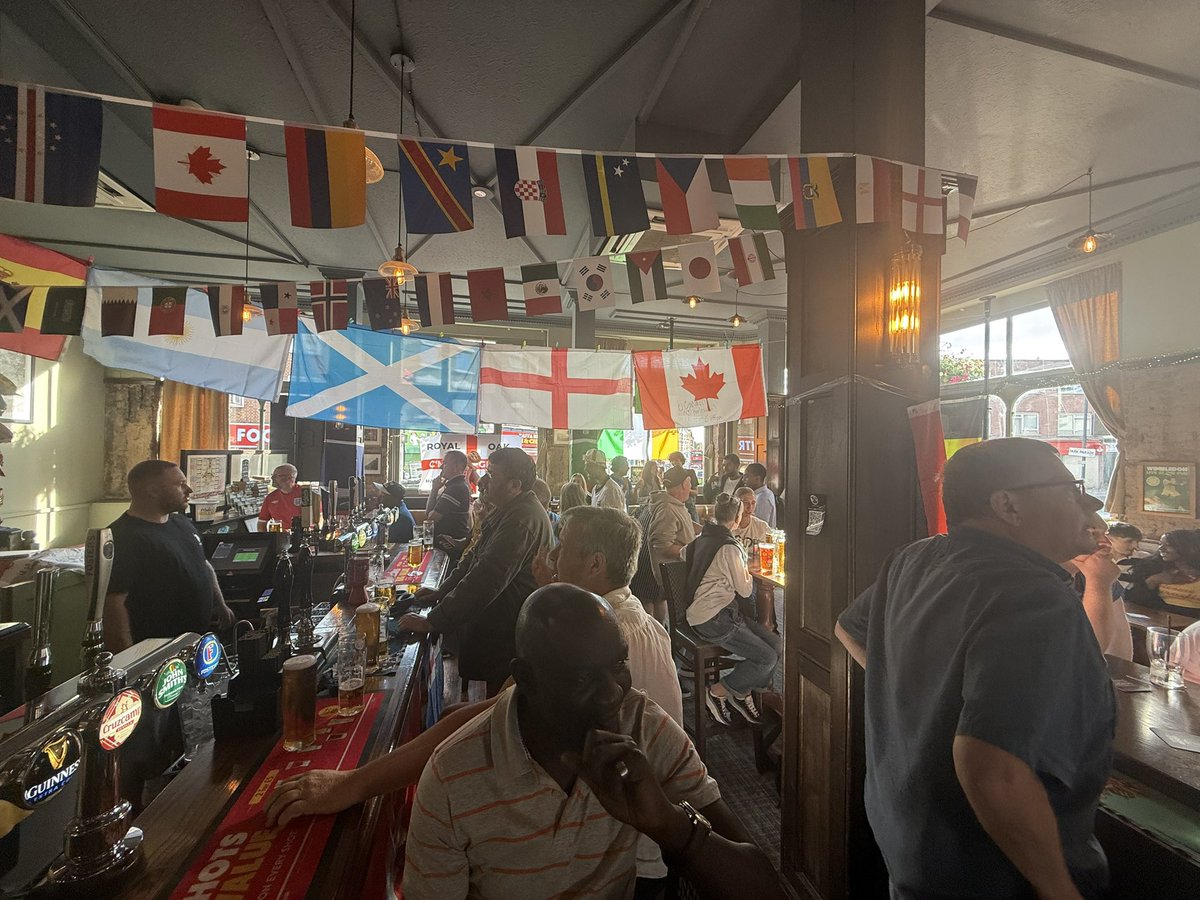 mattkelcher's tweet photo. Fair to say the Royal Oak in #Harlesden and #KensalGreen loved that Harry Kane equaliser! https://t.co/H31eZvuMP2
