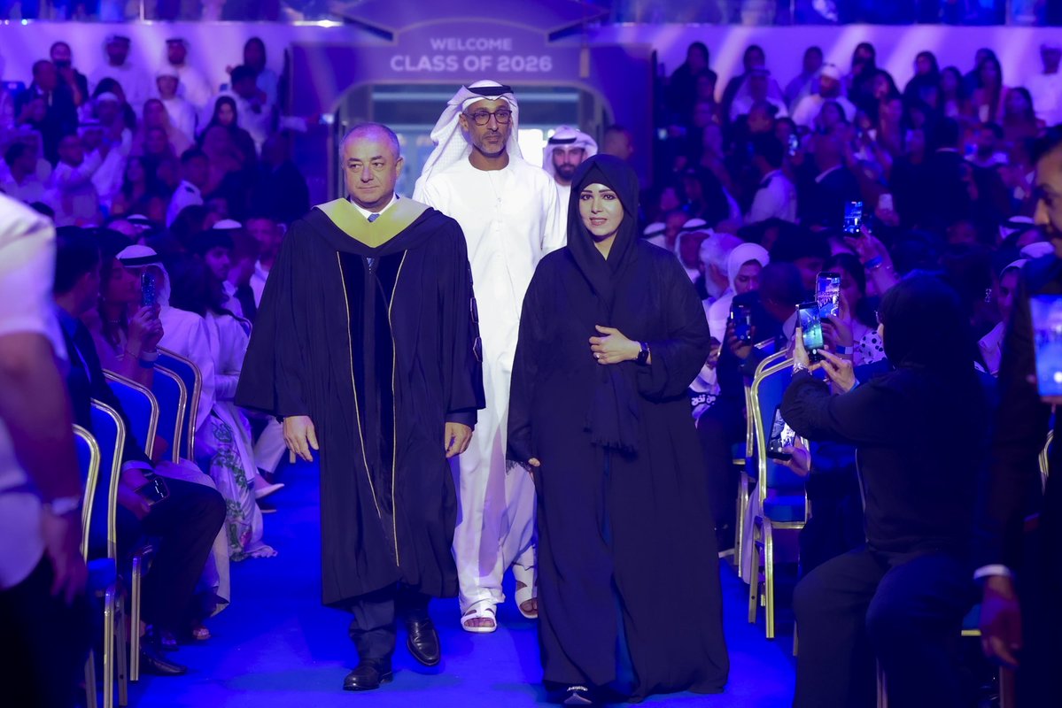DubaiCulture's tweet photo. شهدت سمو الشيخة لطيفة بنت محمد بن راشد آل مكتوم، رئيسة الهيئة، حفل تخريج الدفعة الـ 29 من طلاب الجامعة الأمريكية في دبي، والذي يشكّل محطة تاريخية بارزة احتفاءً بـ30 عاماً من التميز الأكاديمي والريادة العالمية في المنطقة.
وعقب كلمة ملهمة ألقاها سعادة خلفان جمعة بلهول، الرئيس التنفيذي لمؤسسة دبي للمستقبل، تفضّلت سموها بتكريم عدد من خريجي الجامعة وتوزيع الجوائز عليهم، تقديراً لإنجازاتهم الأكاديمية المتميزة. وتلا ذلك التقاط صورة جماعية رسمية للخريجين مع سموها تخليداً لهذا الحدث المميز. 

#دبي_للثقافة #مؤسسة_دبي_للمستقبل #الجامعة_الأمريكية_في_دبي

Our Chairperson, Her Highness Sheikha Latifa bint Mohammed bin Rashid Al Maktoum, attended the graduation ceremony of the American University in Dubai's 29th cohort, marking a key milestone that highlights three decades of academic excellence showcased by the institution in the region. Following an inspiring keynote address by His Excellency Khalfan Belhoul, Chief Executive Officer of the Dubai Future Foundation, Her Highness presented awards to outstanding graduates, recognising their exceptional academic achievements, and joined the graduates for an official photo session to mark the occasion.

#DubaiCulture #AUD