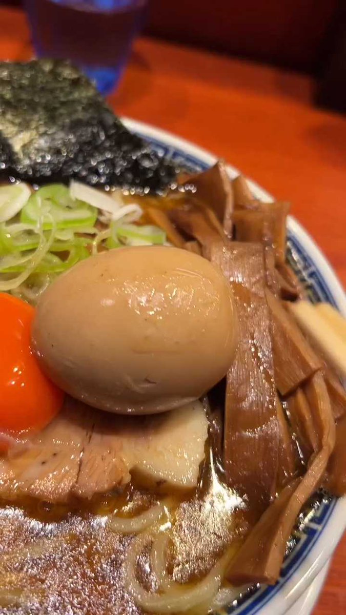 chadili33's tweet photo. Just found the coziest hole-in-the-wall ramen spot in town! Rich tonkotsu broth, springy noodles, and perfectly marinated soft-boiled egg hit different. Can’t wait to come back soon! https://t.co/UrKruB234s