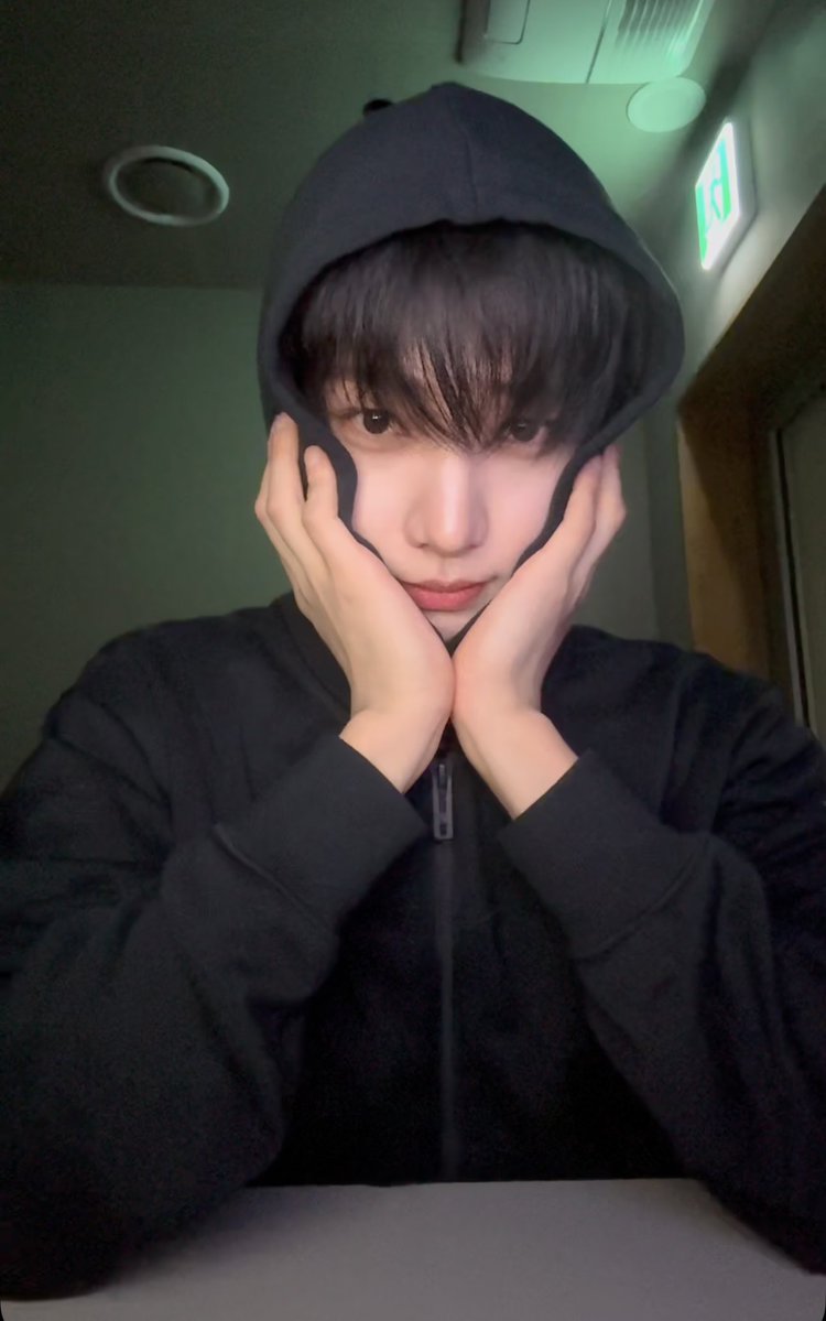 sodalight___'s tweet photo. 재현이 피곤했을텐데도 와줘서 너무 고마워~
오늘 야식 아주 야무지게 먹고 똥개잠 자도록!!
중간에 깨지말고 푸욱 자라 내일도 화이팅~ 많이 사랑해🩵 https://t.co/SxN6IGnp9Z