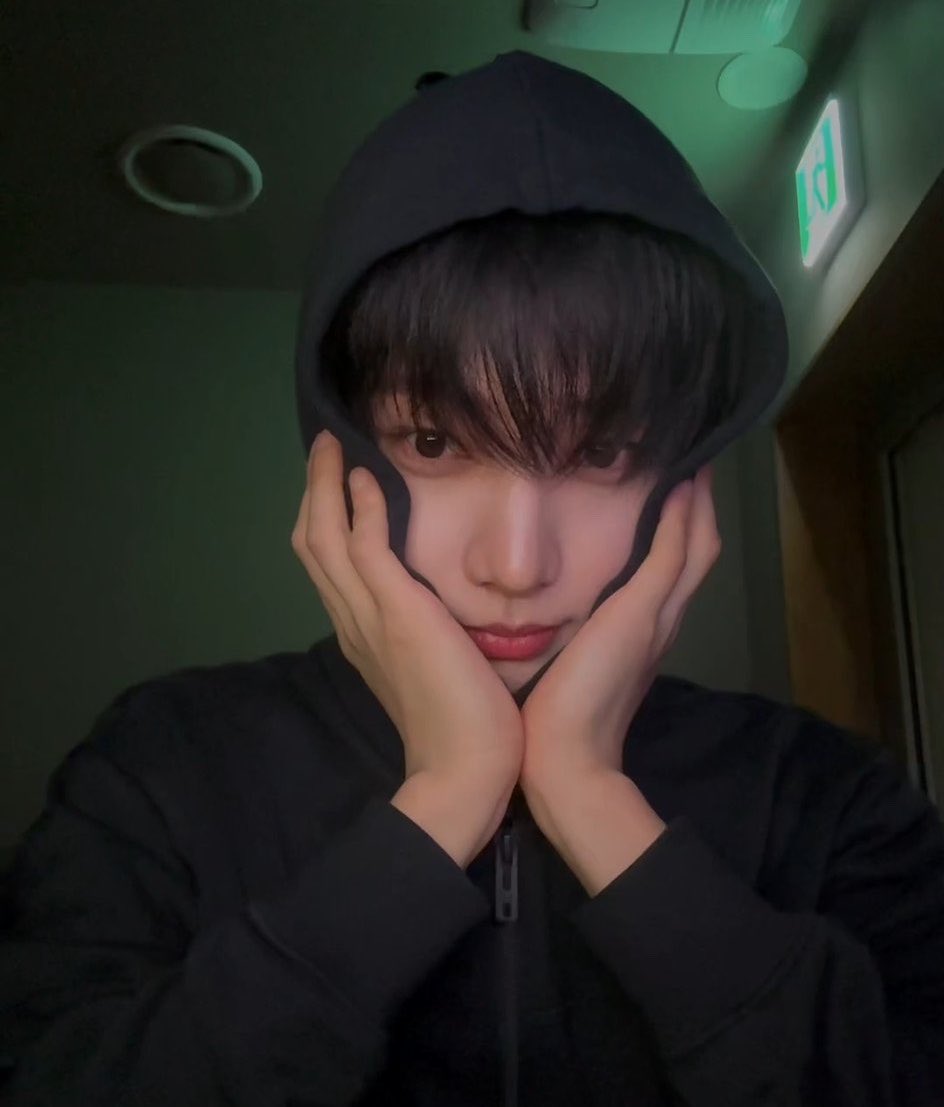 cupidwhereuat's tweet photo. 내 남자애 여자들한테 애교부리는 수준 좀 보셈….….
아휴 진짜….. 잔뜩 쓰담쓰담쓰담쓰담해서 동글동글하게 만들어버릴테다……….. https://t.co/4d3TokpzIh