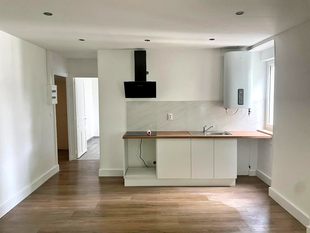 MedhiAsten's tweet photo. Dernière rénovation en date pour le projet d'Alexandre avec @AstenGroup 

- Immeuble de rapport de 6 lots
- Coût total du projet : 354 200€
- Loyers pour les 6 lots : 2690€/mois.

On va probablement terminer l'année à 30 projets, on avance ! https://t.co/qYOjSldCsp