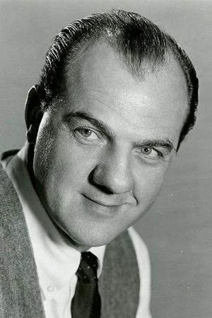 laparadadelcine's tweet photo. Karl Malden falleció un día como hoy en 2009. El rostro impenetrable, La ley del silencio… ¿en qué más lo vimos? https://t.co/sGZJJ77B76