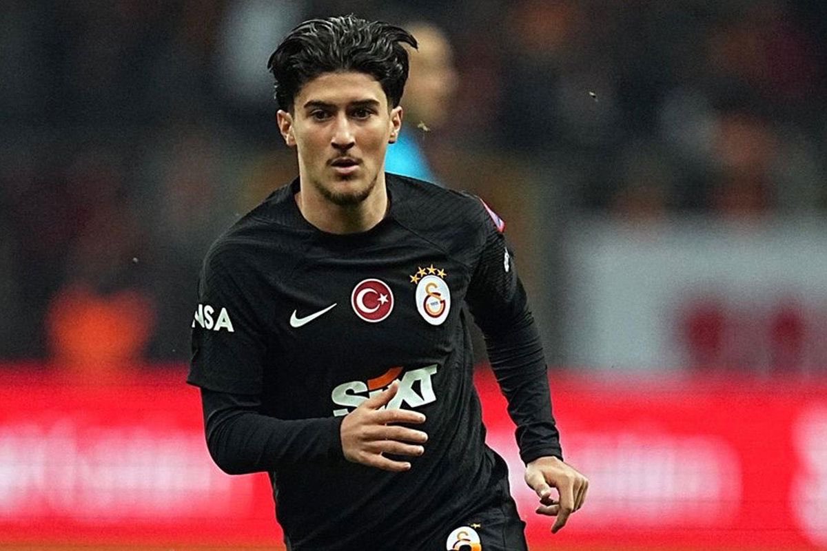sporsist's tweet photo. Gökdeniz Gürpüz, Galatasaray'dan ayrılarak 3. Lig'e gitti

Galatasaray ile sözleşmesi sona eren 20 yaşındaki orta saha oyuncusu Gökdeniz Gürpüz, Almanya 3. Lig takımlarından Saarbrücken'e transfer oldu. https://t.co/BCitxPlkPT