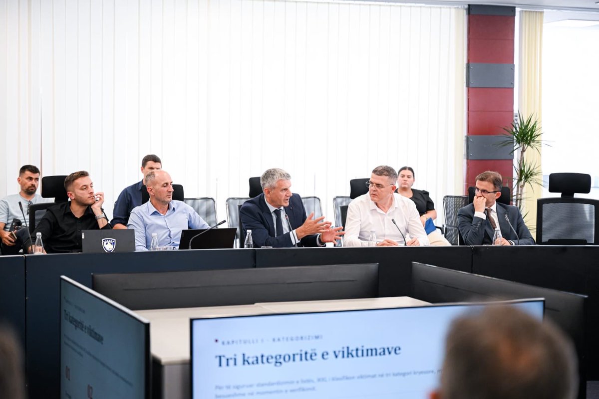 ikkl_rks's tweet photo. The meeting presented the methodology, sources, and progress in documenting war victims, while supporting the further verification of data toward an accurate and reliable state record of war victims in Kosovo (1998–1999). https://t.co/Fv5I81DXZr