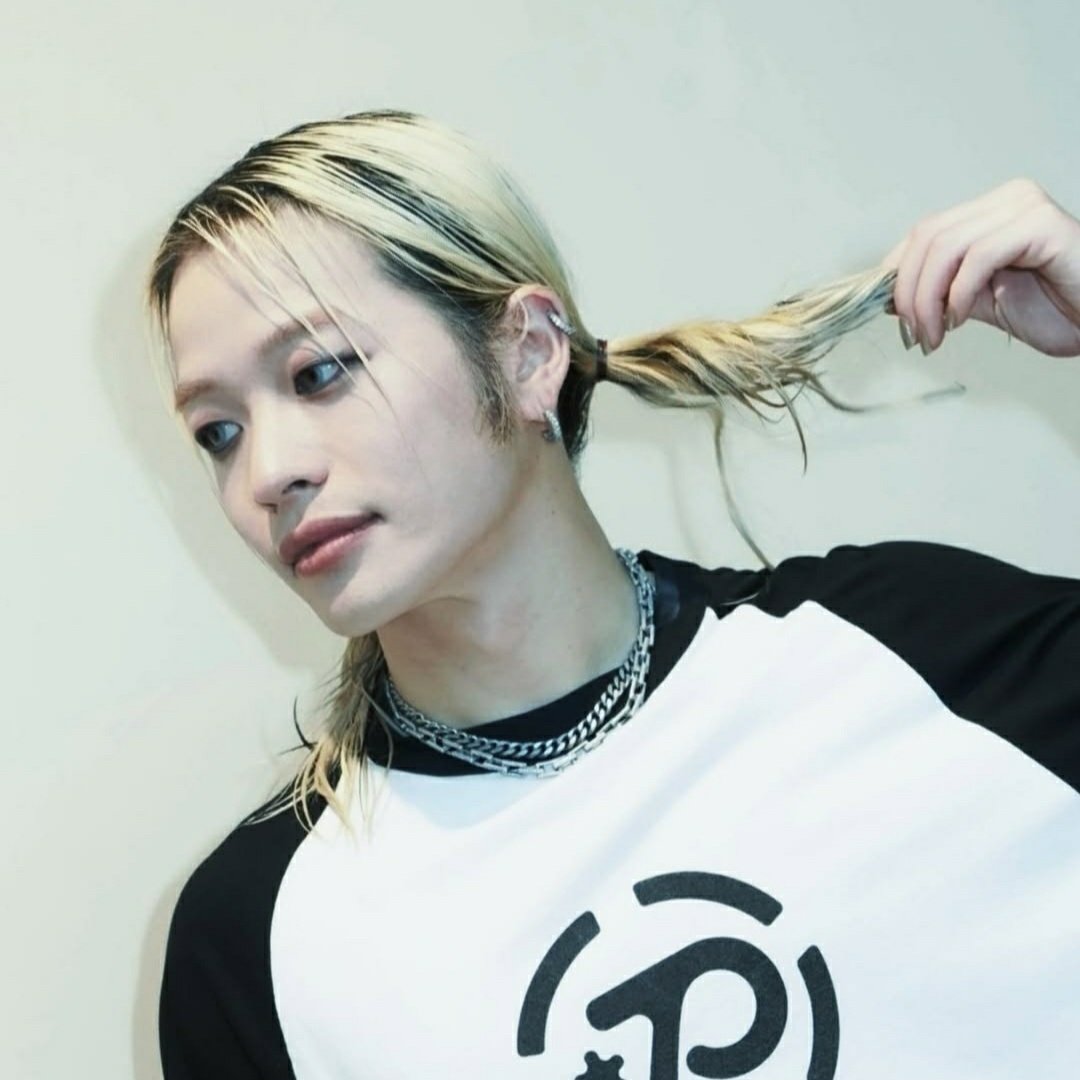 kj8gene's tweet photo. 最近山彰さんの美貌についていけてないんだが、同一人物よな…？ツイン山彰さん女子すぎて可愛い♡
美しい山彰さんが見れるなら書籍買うしか…🙄🙄🙄🙄 https://t.co/FgkTItKnKA