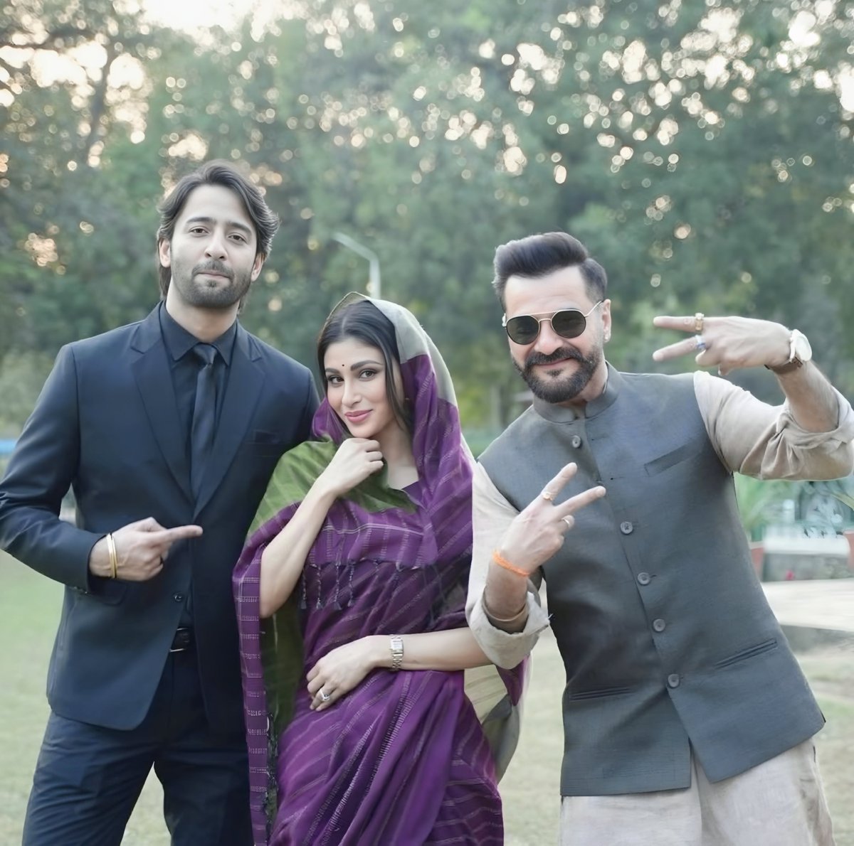 ritu0174's tweet photo. Team Hisaab ✨️✨️ 

Some BTS Clips From The Series "Ab Hoga Hisaab" 💫💫

Season 2 Releasing On 3rd July 🥺

#AbHogaHisaab #AvinashMishra #ShaheerSheikh 

@Shaheer_S ♥️ https://t.co/3SwwNpKILW