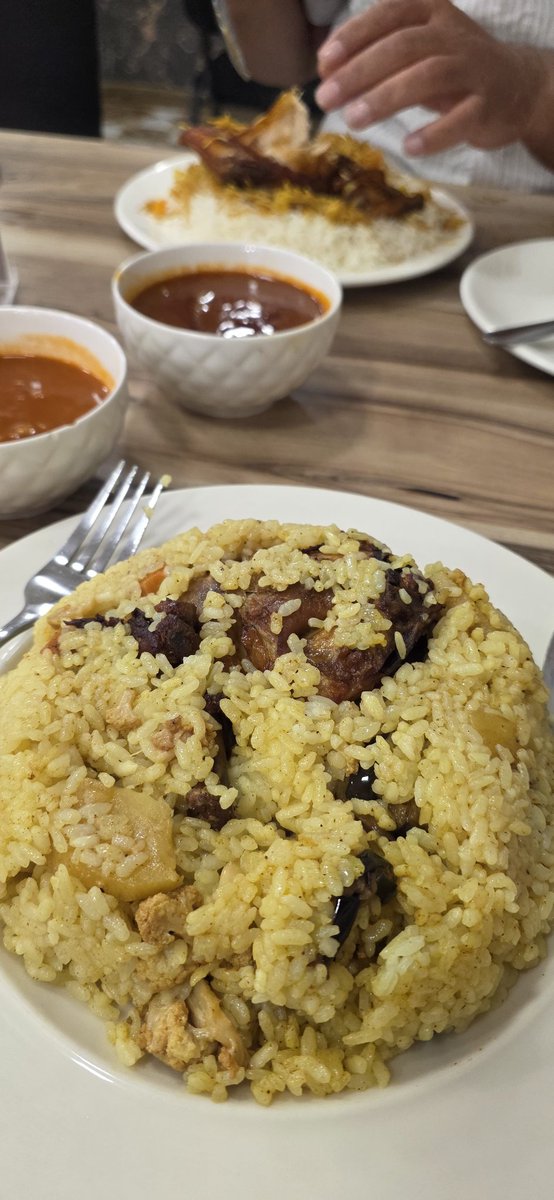 B4Bud3's tweet photo. We had rice for dinner 😭 https://t.co/urhfBspNrT