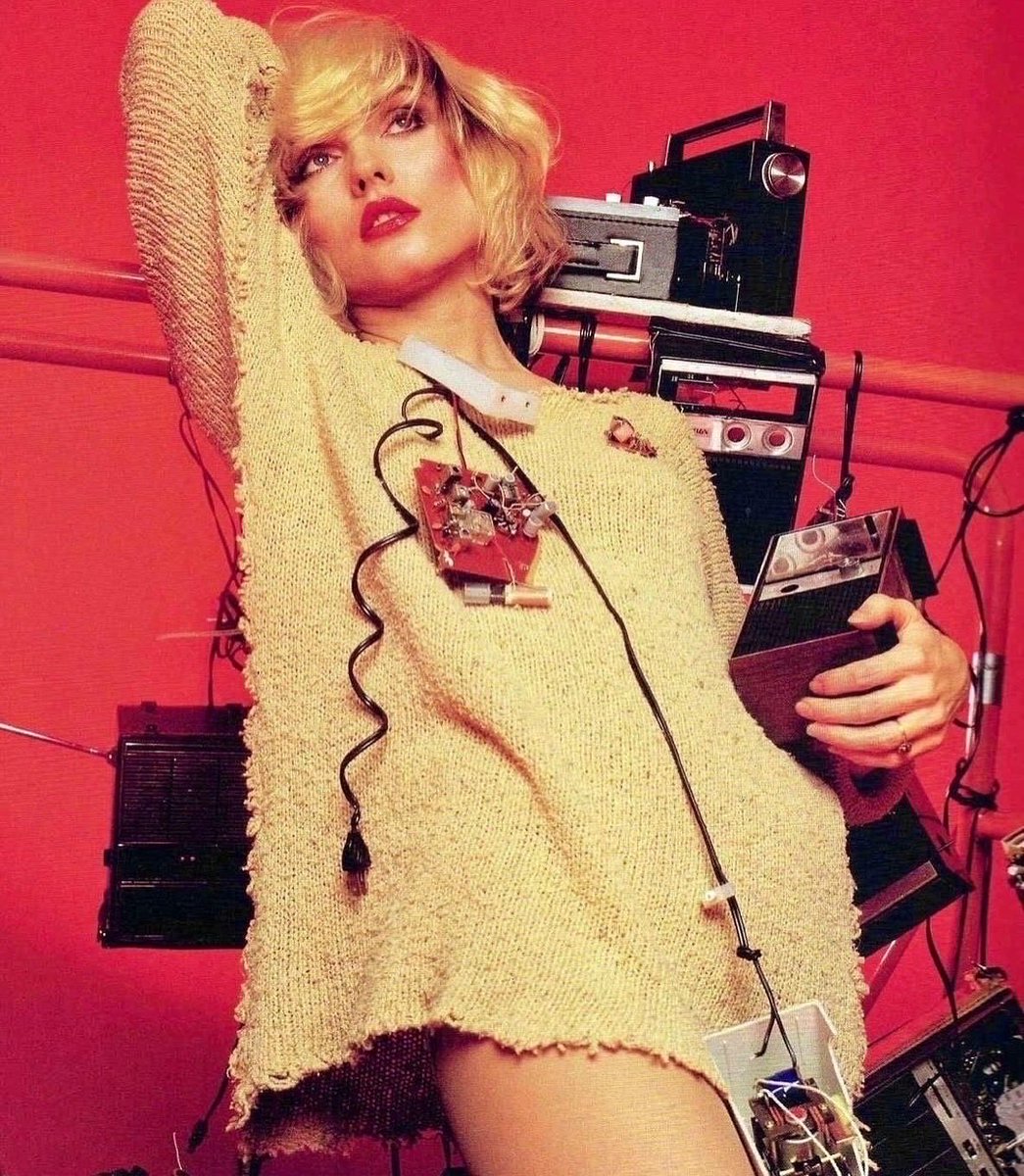TheRealMickRock's tweet photo. Mick saw her as ”a timeless beauty who remains to this day the most photogenic subject the rock music scene has ever produced.” We couldn’t agree more. 

Happy Birthday Debbie! 

#DebbieHarry of @BlondieOfficial #ShotByRock in NYC, 1978 https://t.co/H4SRXNn5Oi