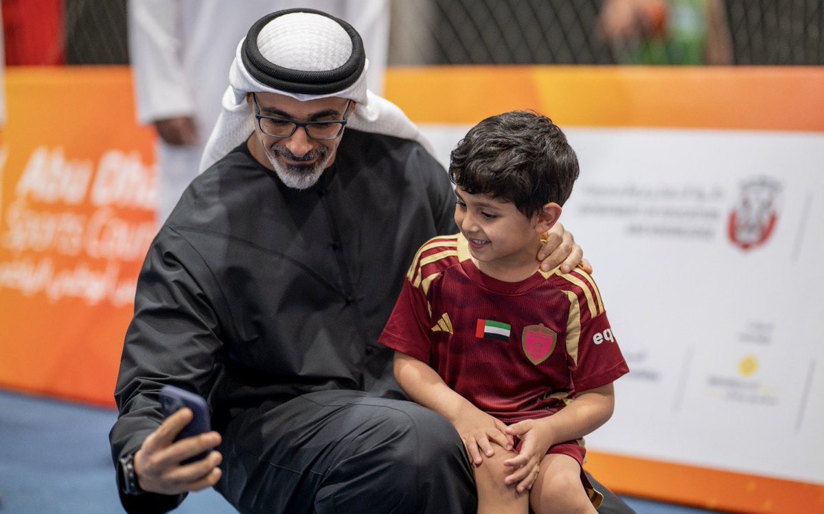 buhamdan70060's tweet photo. #صورة_اليوم 📸

سمو الشيخ #خالد_محمد_زايد_آل_نهيان ولي عهد أبوظبي https://t.co/CNW9OFVtUX